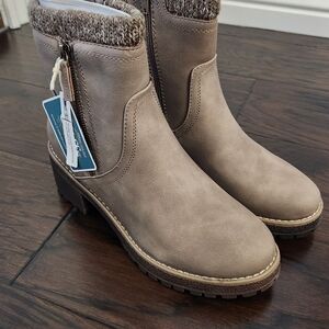 Cliffs by White Mountain Blasting Bootie. Women's size 10. Nwb.